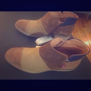 Levis’ Booties size 8!